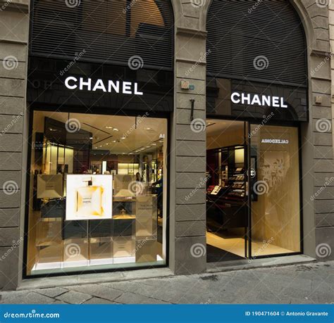 chanel store italy